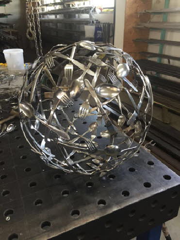 Die Welt zum Fressen gern, Skulptur, Durchmesser 50 cm